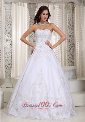 Sweetheart A-line Wedding Dress Organza Appliques Court Train