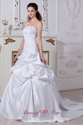 Embroidery Court Train Taffeta Wedding Gowns