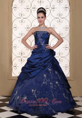 Blue Quinceanera Dress Embroidery Strapless