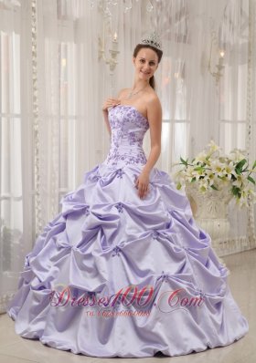 Lilac Sweet 16 Dress Taffeta Appliques Ball Gown