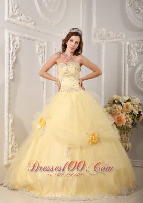 Sweet sixteen Dresses With Light Yellow Organza Appliques