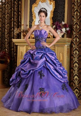 Floor-length Purple Princess Organza Appliques Quinceanera Dress