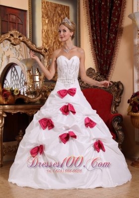 Modest White Quinceanera Dress Sweetheart Taffeta Beading