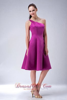 One Shoulder Fuchsia Satin Knee-length Dama Dresses