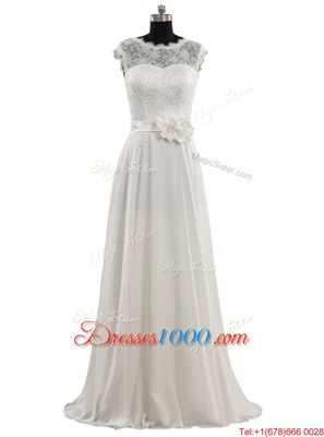 White Lace Clasp Handle Wedding Dresses Half Sleeves With Brush Train Lace