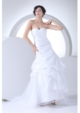 Sweetheart A-line Ruching Brush Train Wedding Dress