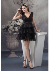 Organza Plunging V-neck Ruffle-layers Ruched Prom Dress in Black