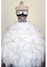 2013 Exquisite Ball Gown Strapless Floor-Length White Appliques Quinceanera Dresses