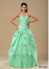 Cheap Column Ruching Prom Dress in Apple Green Hand Made Folwers