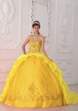 Sweetheart Yellow Court Train Quinceanera Dress with Beading and Embroidery