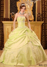 Yellow Green Quinces Dresses with Appliques and Beading Strapless Taffeta