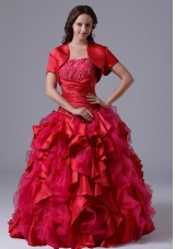 Wine Red Beaded Decorate Bust Quinceanera Gown with Ruffles