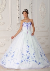 White Sweetheart Organza Quinceanera Dress with Blue Embroidery