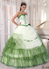 Sweetheart Organza Green Embroidery Quinceanera Gowns Dresses