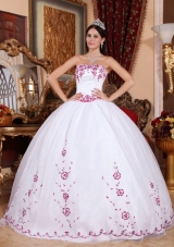 Strapless Organza Burgundy Embroidery Quinceanera Dress in White