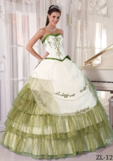 Sweetheart Yellow Green Embroidery for White Quince Dresses