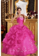 2014 Hot Pink Ball Gown Strapless Pretty Quinceanera Dresses with Embroidery