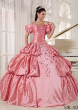 Popular Off The Shoulder Short Sleeves Pick-ups Embroidery Quinceanera Dress