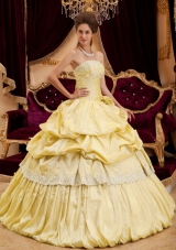 Beautiful Strapless Taffeta Yellow Sweet 16 Dresses with Appliques