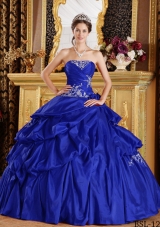 2014 Sweet Royal Blue Puffy Strapless Appliques Quinceanera Dresses