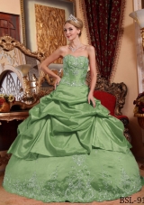 Puffy Sweetheart Taffeta Quinceanera Gowns with Beading and Embroidery