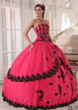2014 Affordable Puffy Strapless Lace Quinceanera Dress with Appliques