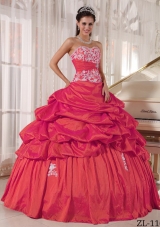 2014 Red Puffy Sweetheart Quinceanera Dress with Appliques and Ruching