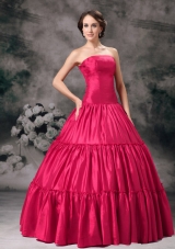 2014 Classical Quinceanera Dress in Red Ball Gown Strapless with Ruching