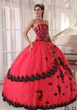 2014 Inexpensive Puffy Strapless Quinceanera Dresses with Appliques