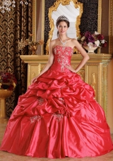 2014 Red Puffy Strapless Quinceanera Dresses with Appliques