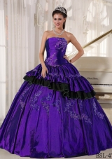 Pretty Strapless Taffeta Purple Sweet 15 Dresses with Beading