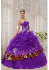 Modern Purple Sweetheart Zebra Appliques Quinceanera Gowns with Pick-ups