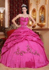 2014 Pretty Ball Gown Quinceanera Dress with Sweetheart Appliques