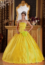 2014 Classical Golden Ball Gown Strapless Embroidery Quinceanera Dress with Bow