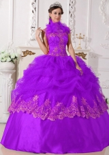 Luxurious Halter Top Taffeta Quinceanera Dress with Lace Appliques