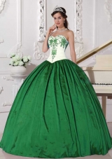 2014 Afforable Ball Gown Sweetheart Quinceanera Dresse with Embroidery
