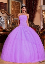 Lilac Ball Gown Strapless Tulle Quinceanera Gowns with Appliques and Beading
