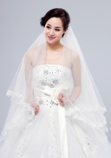 2014 Simple Four-Tier Bridal Veils with Lace Appliques Edge