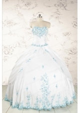 Modest Appliques Quinceanera Dresses in White for 2015
