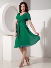 Inexpensive V-neck Short Sleeves Zipper Mother of the Bride Dress Dark Green Chiffon