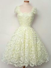 Cap Sleeves Knee Length Lace Lace Up Dama Dress for Quinceanera with Yellow