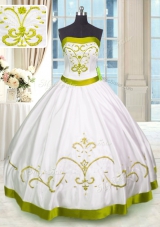 Sleeveless Floor Length Embroidery Lace Up Quince Ball Gowns with White
