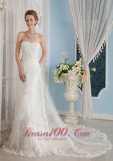 Popular Appliques Wedding Dress Strapless Chapel Belle