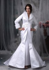 Long Winter Wedding Jacket Mermaid V-neck Satin