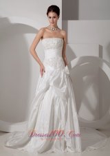 Elegant Strapless Wedding Dress Taffeta Appliques