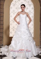 Sweetheart Taffeta Chapel Train Wedding Gown Pick-ups