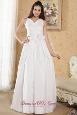 Taffeta Hand Made Flowers Bridal Dress V-neck Floor-length