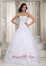 Sweetheart A-line Wedding Dress Organza Appliques Court Train