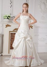 Chic Church Wedding Dress Appliques Court Train Taffeta