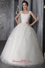Lace Appliques Wedding Dress With Straps Ball Gown